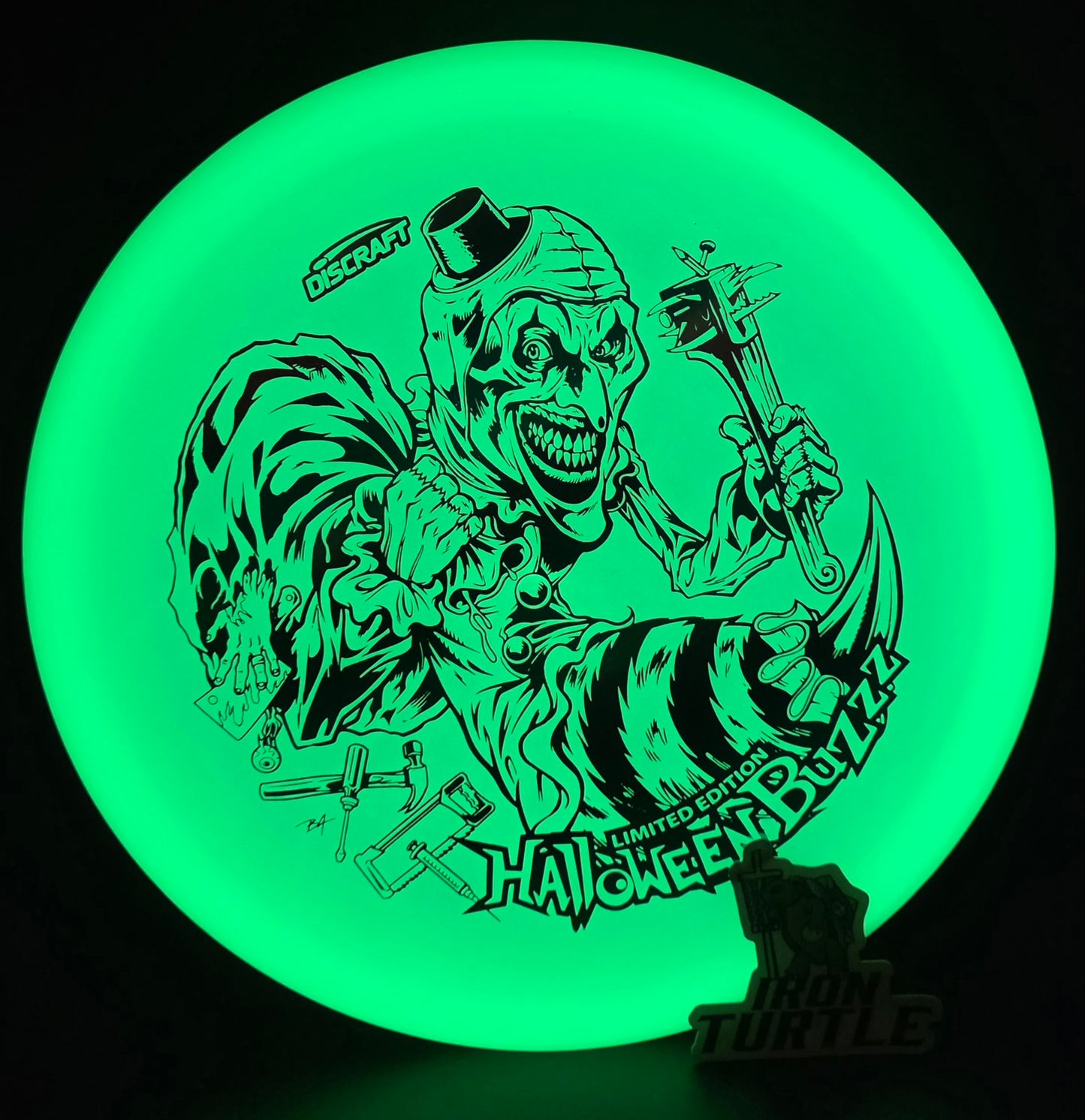 Discraft 2025 Mega-Glo Halloween Buzzz