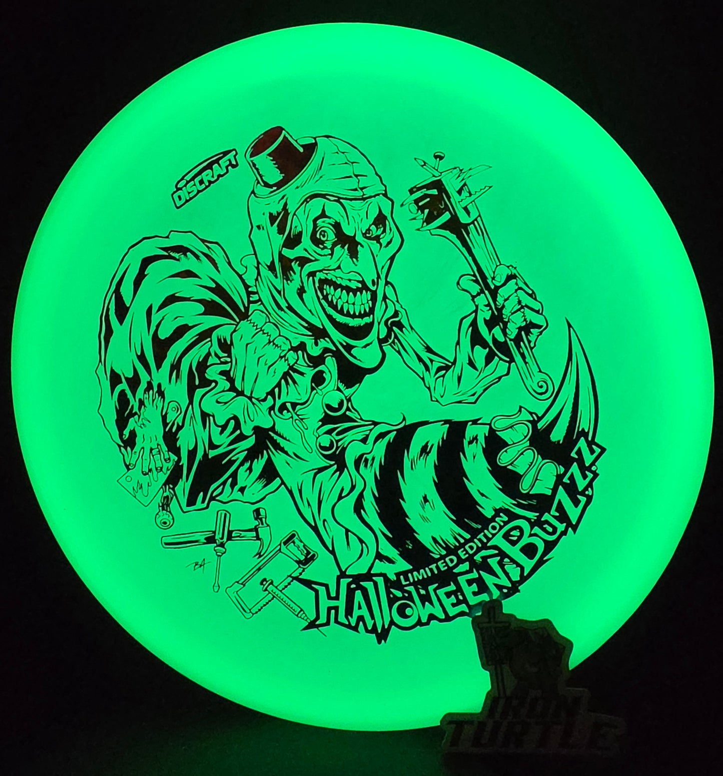 Discraft 2025 Mega-Glo Halloween Buzzz