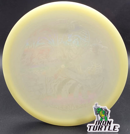 Discraft 2025 Mega-Glo Halloween Buzzz