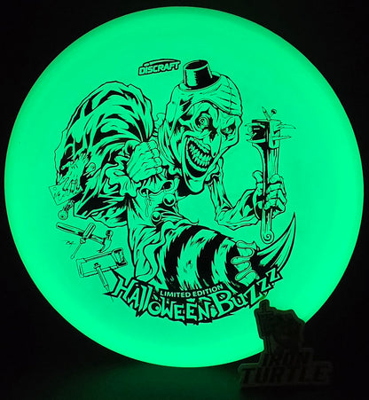 Discraft 2025 Mega-Glo Halloween Buzzz