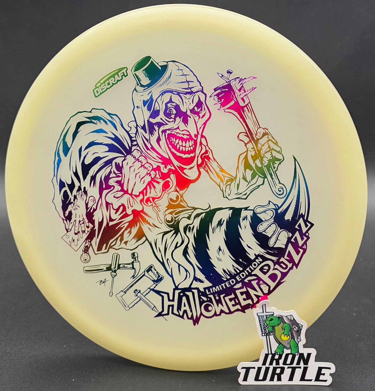 Discraft 2025 Mega-Glo Halloween Buzzz