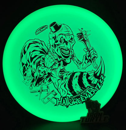 Discraft 2025 Mega-Glo Halloween Buzzz
