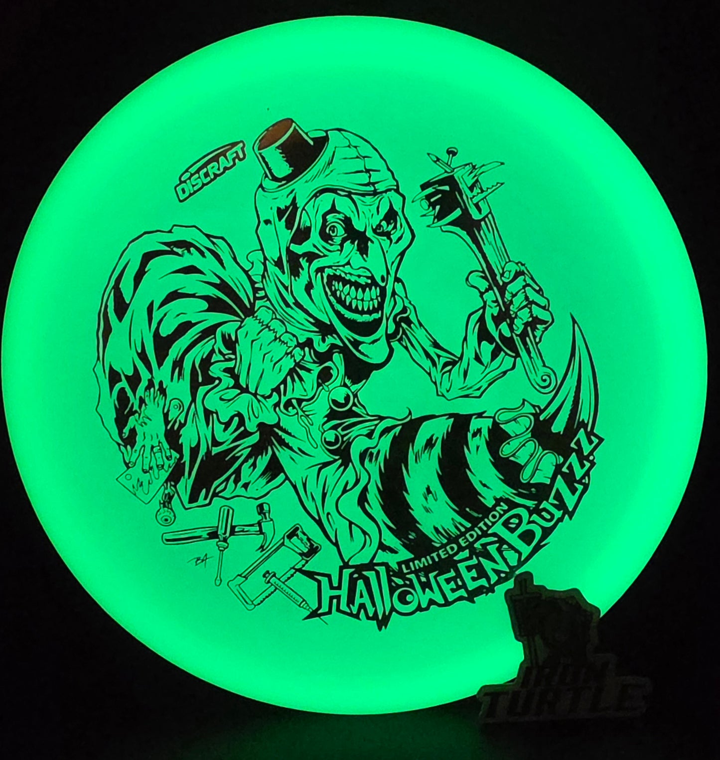 Discraft 2025 Mega-Glo Halloween Buzzz