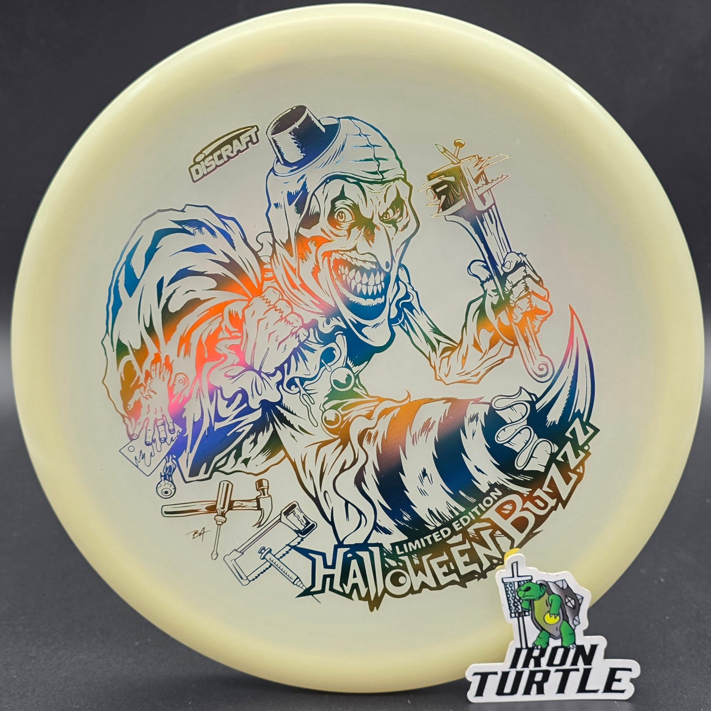 Discraft 2025 Mega-Glo Halloween Buzzz
